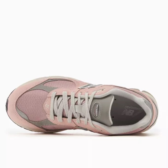 New Balance 2002R Orb Pink Grey Metallic Silver M2002RFC Men’s 10.5 - Picture 7 of 8